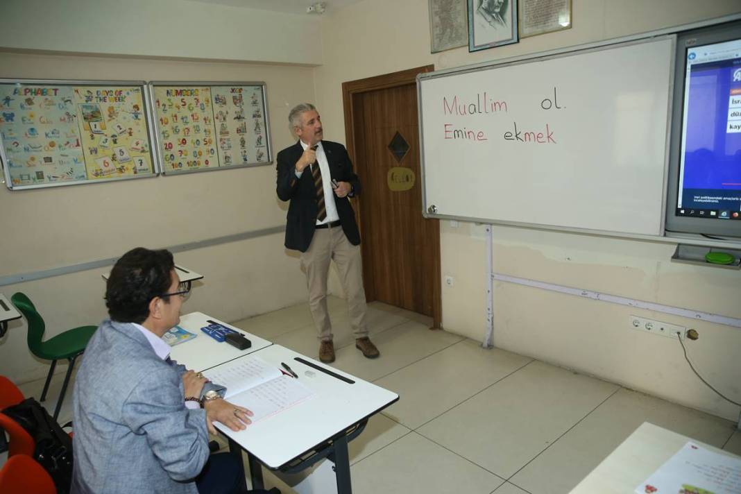 Hafızasını kaybedince okuma yazmayı da unuttu! 49 yaşındaki iş insanı, yeniden ilkokula başladı 3